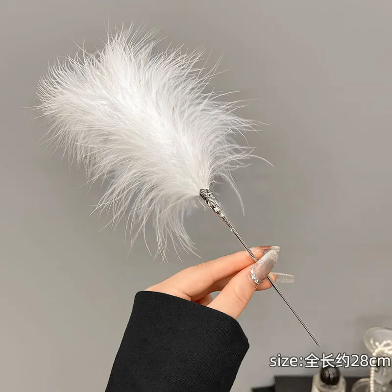 28CM Feather Flogger Riding Teasing Horse Whip Training Crop for Costumes Dance props
28CM Feather Flogger Riding Teasing Horse Whip Training Crop for Costumes Dance props