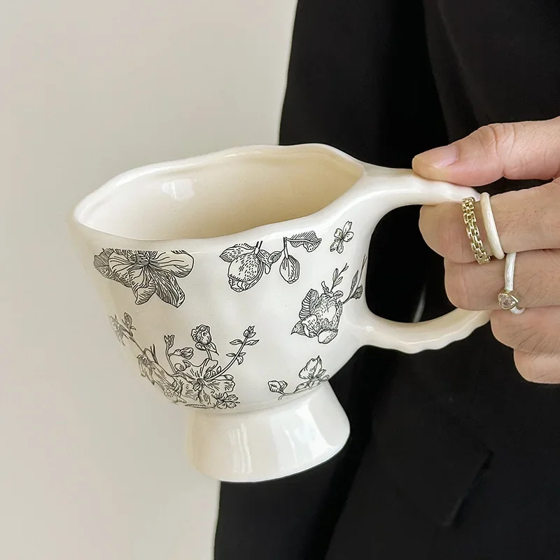 Hand-squeezed mug, niche design sense, girl ins style creative ceramic goblet
Hand-squeezed mug, niche design sense, girl ins style creative ceramic goblet