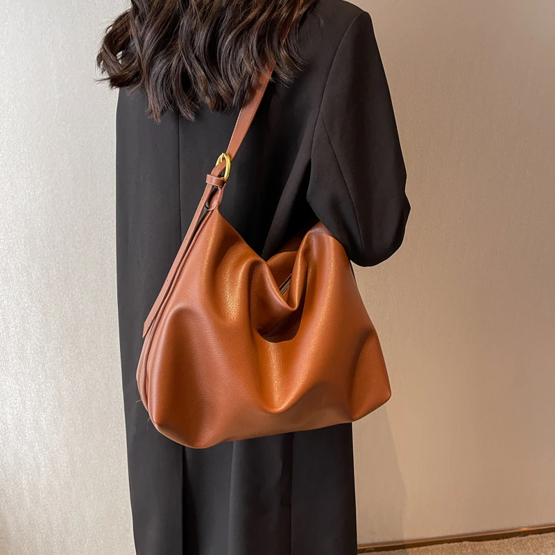 Trendy Casual Soft PU Women's Handbags Solid Color Large Capacity Female Shoulder Bag Retro Tote Bag For Commute Shopping
Trendy Casual Soft PU Women's Handbags Solid Color Large Capacity Female Shoulder Bag Retro Tote Bag For Commute Shopping