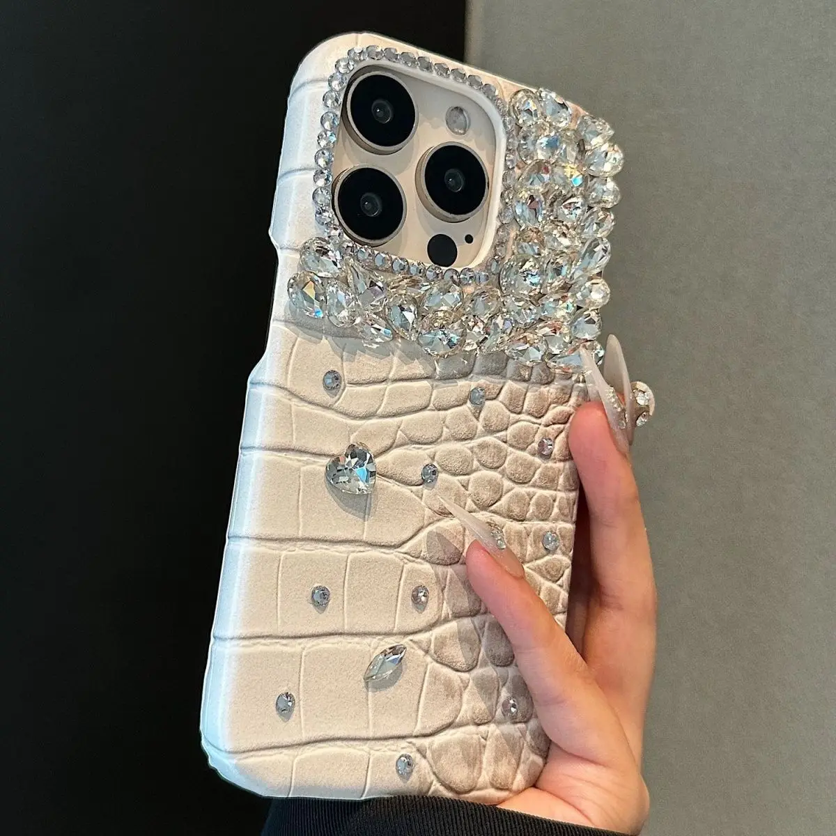 2025 new crocodile skin pattern rhinestone 16promax mobile phone case iPhone13 high drop protective case
2025 new crocodile skin pattern rhinestone 16promax mobile phone case iPhone13 high drop protective case