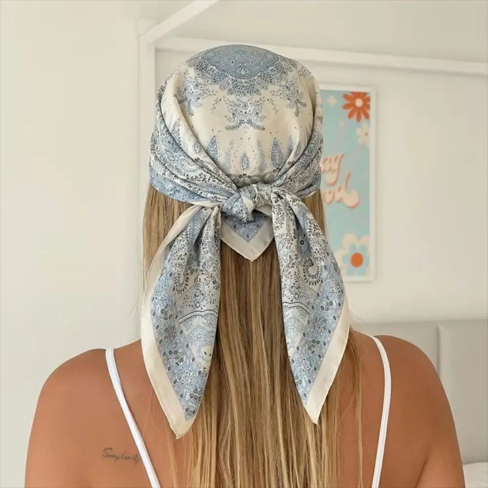 Fashion Luxury Square Silk Scarf 70*70cm Silk Material Silk Headscarf Breathable Soft Texture Silk Scarves For Women and Girls
Fashion Luxury Square Silk Scarf 70*70cm Silk Material Silk Headscarf Breathable Soft Texture Silk Scarves For Women and Girls