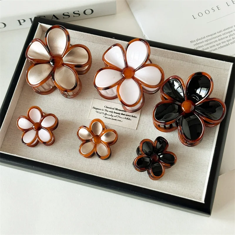 Women's Laser Mermaid Princess Flower Shaped 8cm/3.15in Large-Size Brown Beige Lightweight Plastic Hair Clips Fashionable And
Women's Laser Mermaid Princess Flower Shaped 8cm/3.15in Large-Size Brown Beige Lightweight Plastic Hair Clips Fashionable And