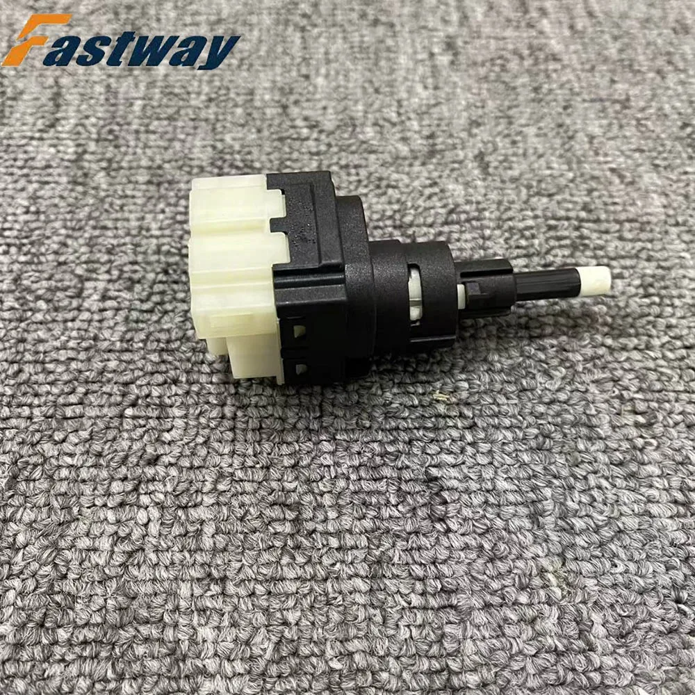 Brake Light Switch For Bentley Flying Spur Continental GT 3B0945511A 3B0945511B 3B0945511C
Brake Light Switch For Bentley Flying Spur Continental GT 3B0945511A 3B0945511B 3B0945511C