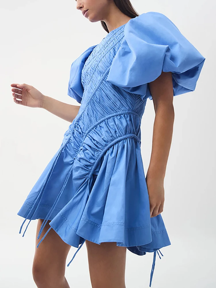 Дизайнерские однотонные платья для похудения со складками для женщин, темпераментное женское модное платье с круглым вырезом и пышными рукавами, высокой талией
Дизайнерские однотонные платья для похудения со складками для женщин, темпераментное женское модное платье с круглым вырезом и пышными рукавами, высокой талией