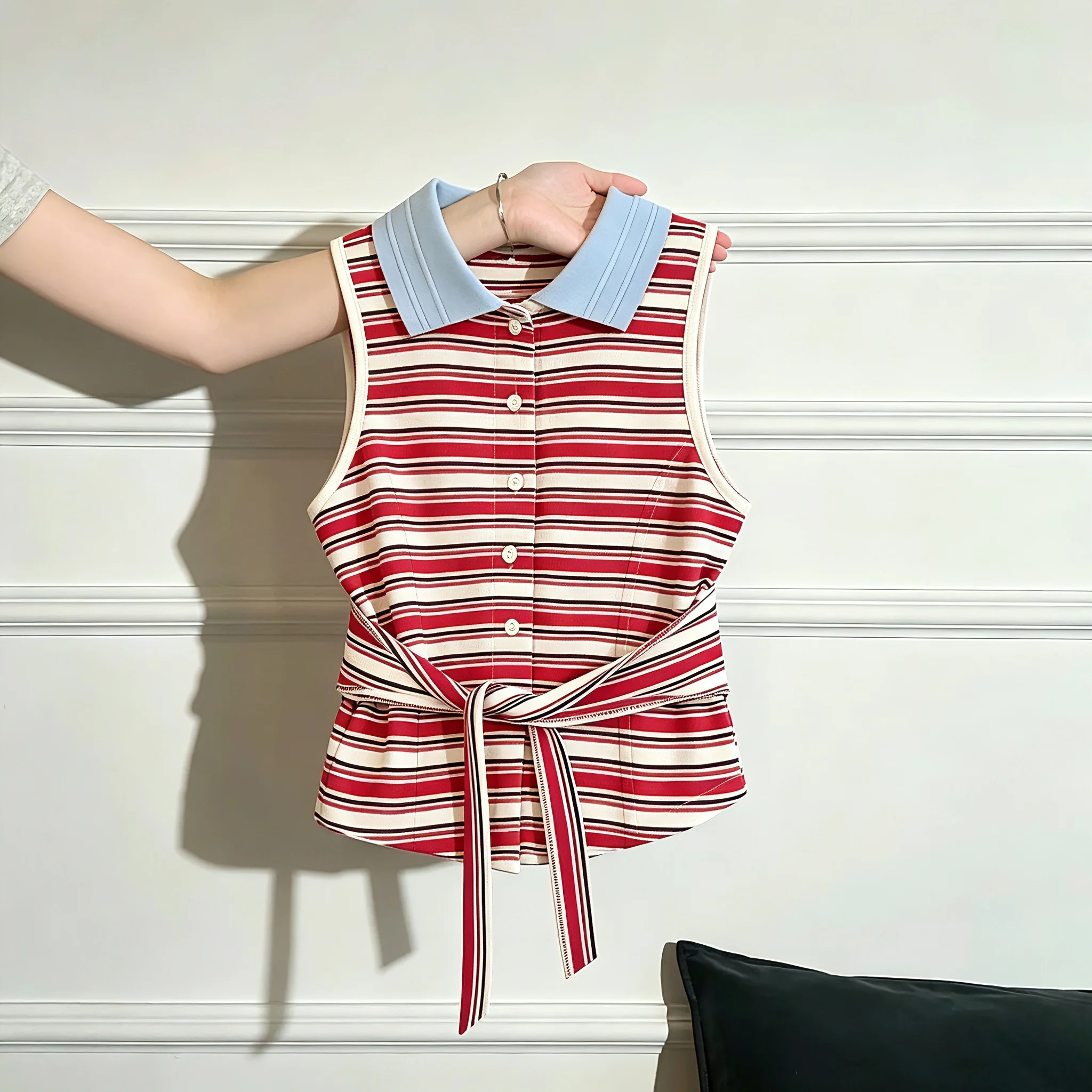 Retro Color Block Striped Collar Vest Men's Summer Unique Stylish Anti-Aging Breathable Casual Style Fashion Vest
Retro Color Block Striped Collar Vest Men's Summer Unique Stylish Anti-Aging Breathable Casual Style Fashion Vest