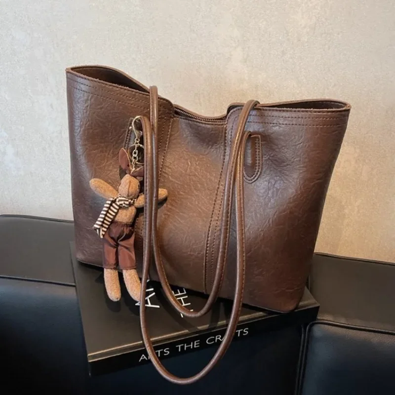 Luxury Spacious Designer Diaper Bag For Women Large Capacity Tote Elegant Leather Crossbody Shoulder Bag Chic And Simple
Luxury Spacious Designer Diaper Bag For Women Large Capacity Tote Elegant Leather Crossbody Shoulder Bag Chic And Simple