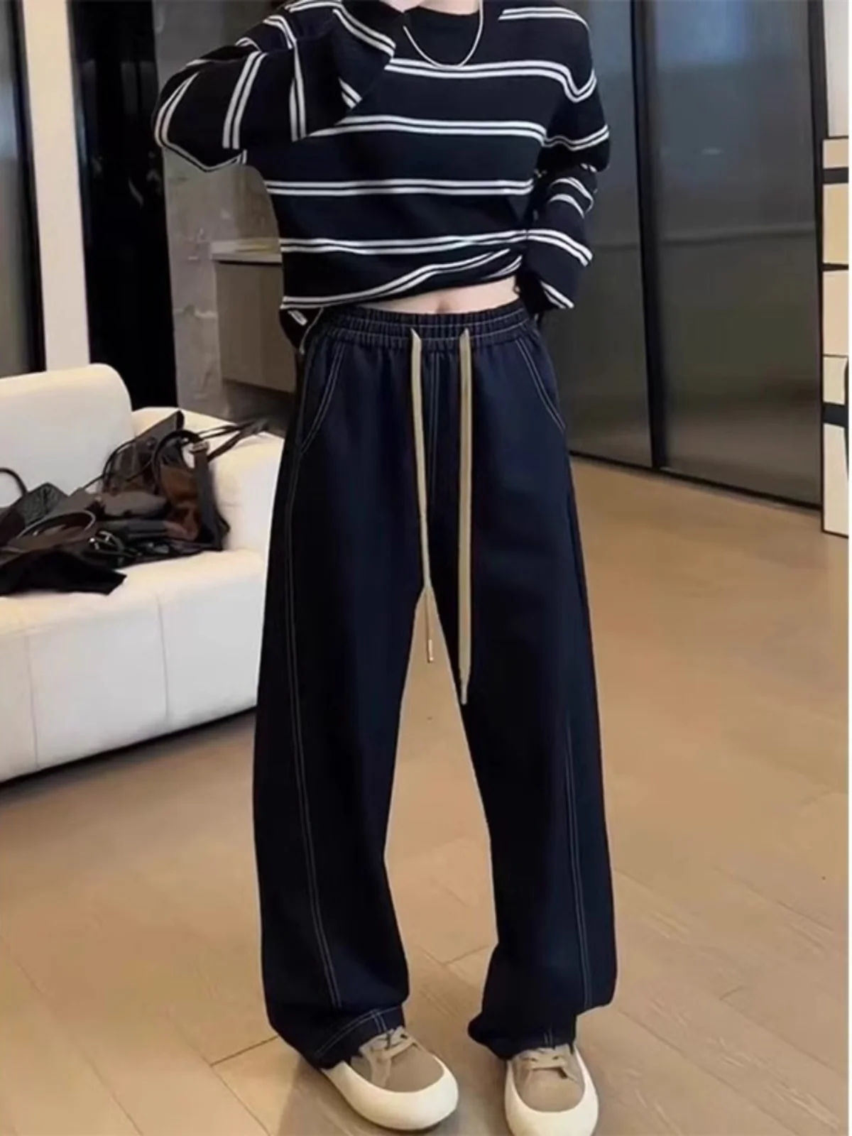 plus Size Loose Fit High Waist Straight Leg Blue Jeans Women's Spring New Sle Elastic Waist Denim Pants Slimming Effect
plus Size Loose Fit High Waist Straight Leg Blue Jeans Women's Spring New Sle Elastic Waist Denim Pants Slimming Effect