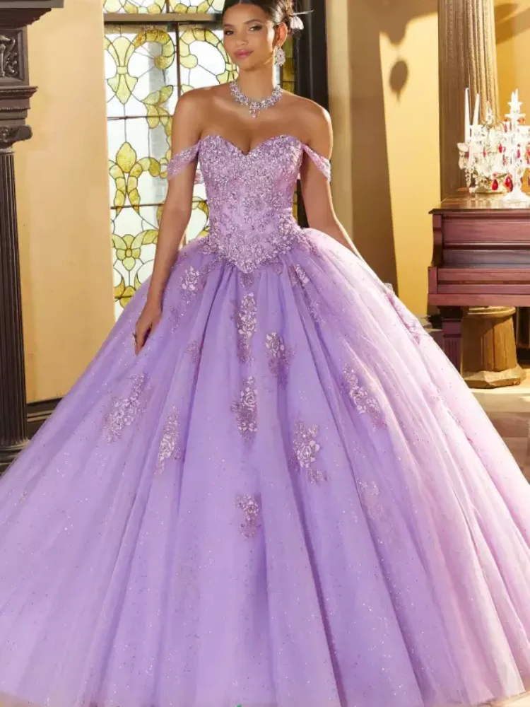 2023 Classic Lilac Cheap Quinceanera Dresses Ball Gown Sweetheart Lace Applique Off The Shoulder For Sweet 16 Dresses
2023 Classic Lilac Cheap Quinceanera Dresses Ball Gown Sweetheart Lace Applique Off The Shoulder For Sweet 16 Dresses