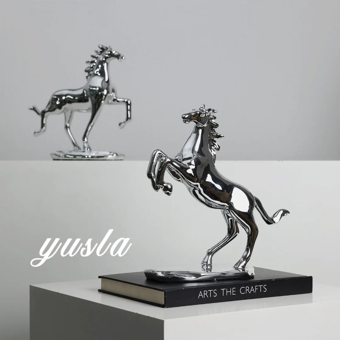 Simple light luxury horse to success office ornaments living room TV cabinet model room bookcase animal soft decoration jewelry
Simple light luxury horse to success office ornaments living room TV cabinet model room bookcase animal soft decoration jewelry