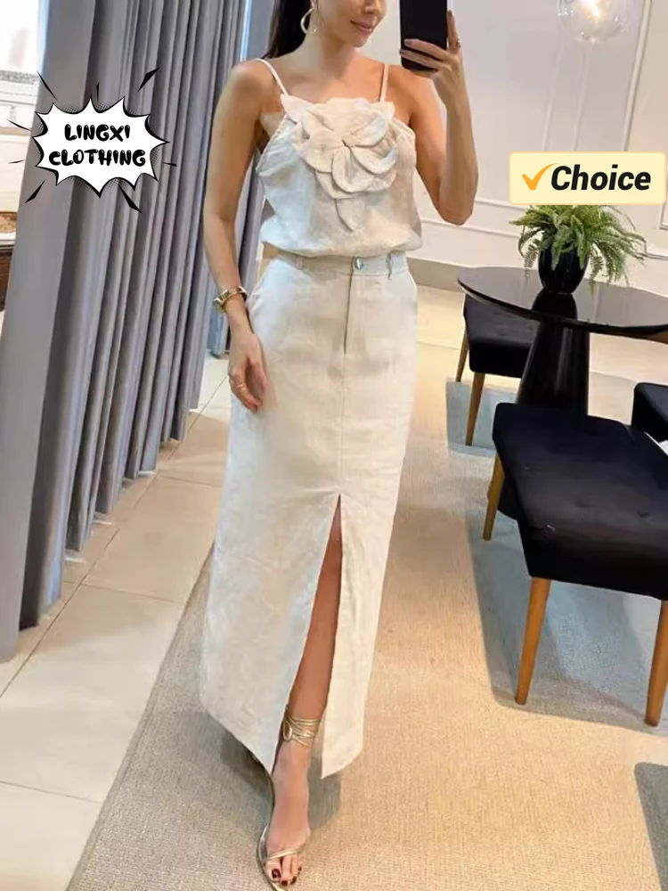 Cotton and Hemp Women's Two Piece Set Summer Fashion New 3D Flower Hanging Strap Top Pocket Half Skirt Temperament Suit
Cotton and Hemp Women's Two Piece Set Summer Fashion New 3D Flower Hanging Strap Top Pocket Half Skirt Temperament Suit