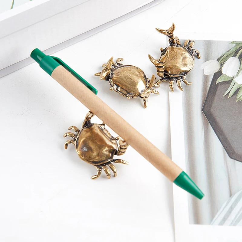 Retro Brass Crab Small Statue Ornament Penholder Mini Desk Figurine Office Decor handicraft collection ornaments
Retro Brass Crab Small Statue Ornament Penholder Mini Desk Figurine Office Decor handicraft collection ornaments