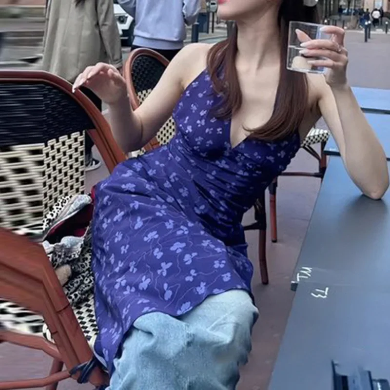 Ladies Sleeveless Slim Backless Elegant Long Robe Women V-Neck Hanging Vintage Floral Printed Dress Summer 2024 New
Ladies Sleeveless Slim Backless Elegant Long Robe Women V-Neck Hanging Vintage Floral Printed Dress Summer 2024 New
