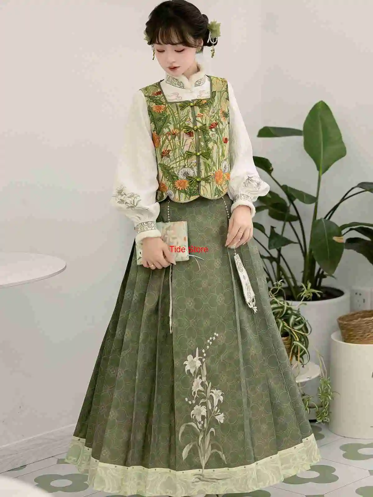 Green Wild Fairy New Chinese Style Vest Stand Collar Top Mamian Skirt Women Autumn Winter Hanfu Han Elements Halloween Party
Green Wild Fairy New Chinese Style Vest Stand Collar Top Mamian Skirt Women Autumn Winter Hanfu Han Elements Halloween Party