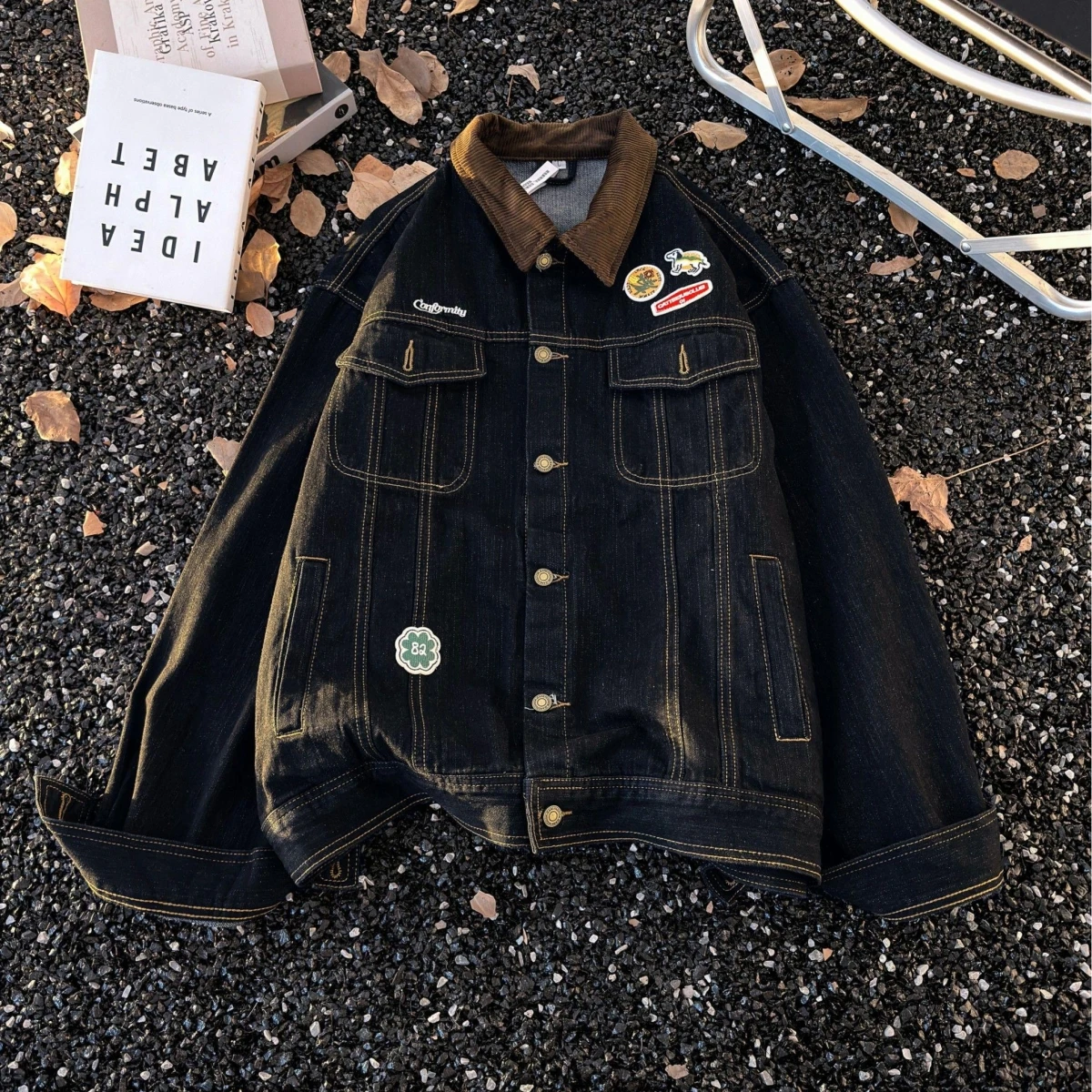 Retro American Embroidered Loose Fit Collared Denim Jacket for Men Casual Style Spring Autumn Outerwear Trendy Jeans Jacket
Retro American Embroidered Loose Fit Collared Denim Jacket for Men Casual Style Spring Autumn Outerwear Trendy Jeans Jacket