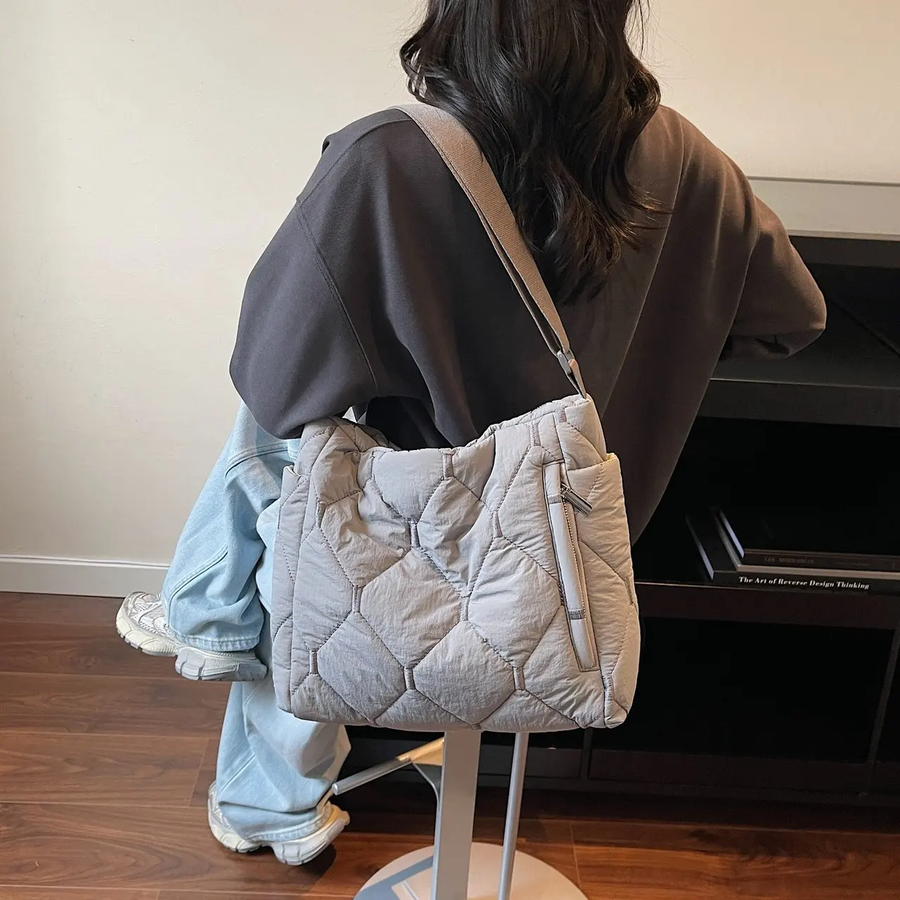 Elegant Women Leather Luxury Fashion Crossbody Bag Designer Tote Shoulder Handbag For Beautiful Daily Dressing
Elegant Women Leather Luxury Fashion Crossbody Bag Designer Tote Shoulder Handbag For Beautiful Daily Dressing