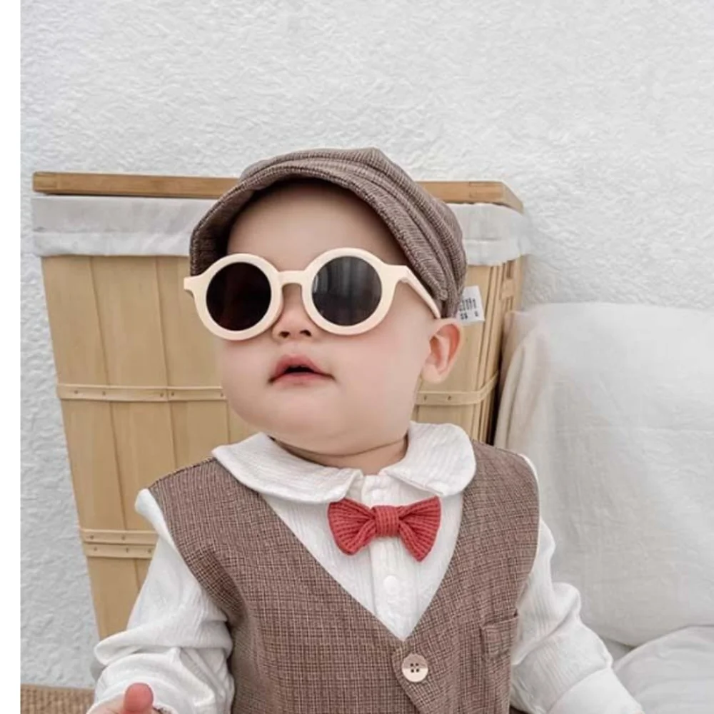 Party UV400 Kids Polarization Glasses Classic PC Children Sunnies Lightweight Costume Accessory Anti-UV HD Sunglasses Gift
Party UV400 Kids Polarization Glasses Classic PC Children Sunnies Lightweight Costume Accessory Anti-UV HD Sunglasses Gift