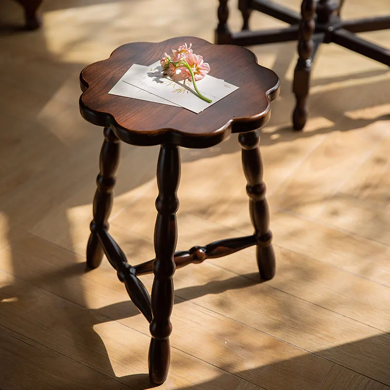Retro solid wood petal small stool cherry wood home small low stool medieval small side bay window
Retro solid wood petal small stool cherry wood home small low stool medieval small side bay window
