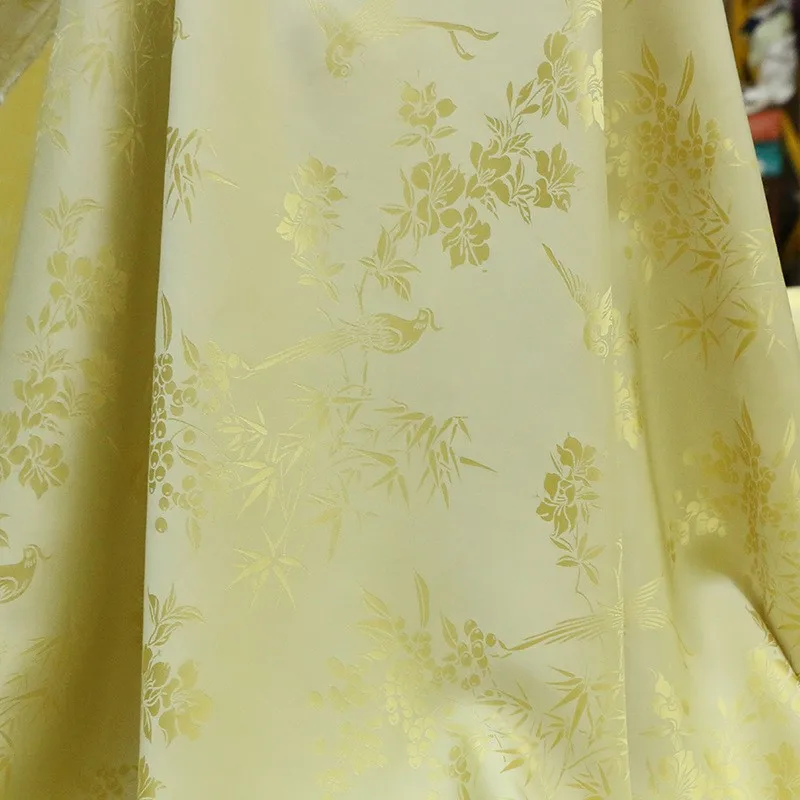 The traditional Chinese style brings joy to face Jacquard fabric in different colors cheongsam Hanfu simple elegant
The traditional Chinese style brings joy to face Jacquard fabric in different colors cheongsam Hanfu simple elegant