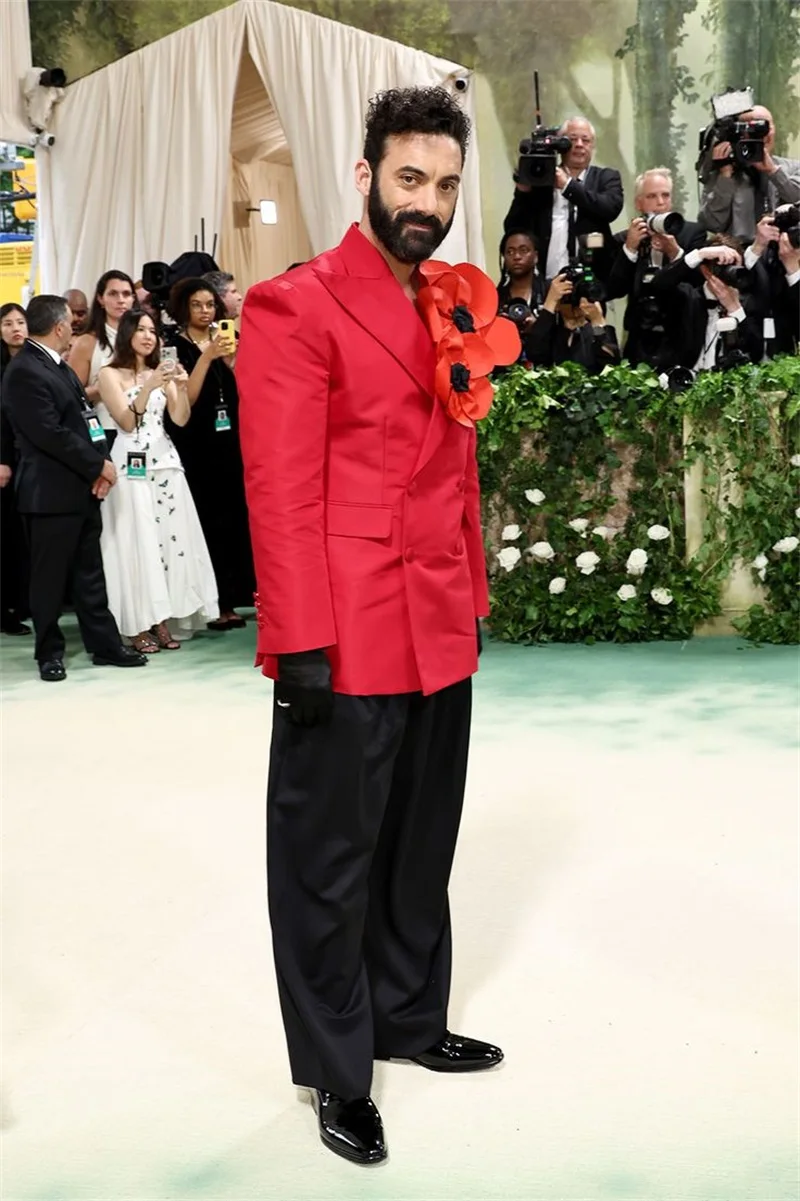 Red Black Men Suit Set 2 Piece Blazer+Pant Trousers 3D Flower Customized Formal Office Jacket Prom Wedding Tuxedos Male Coat
Red Black Men Suit Set 2 Piece Blazer+Pant Trousers 3D Flower Customized Formal Office Jacket Prom Wedding Tuxedos Male Coat