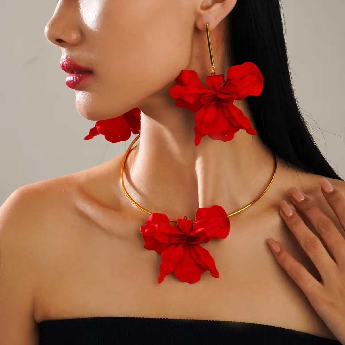 Two piece women's jewelry set with red large metal flower pendant, collar, earrings, jewelry set with flower core, petal shape,
Two piece women's jewelry set with red large metal flower pendant, collar, earrings, jewelry set with flower core, petal shape,