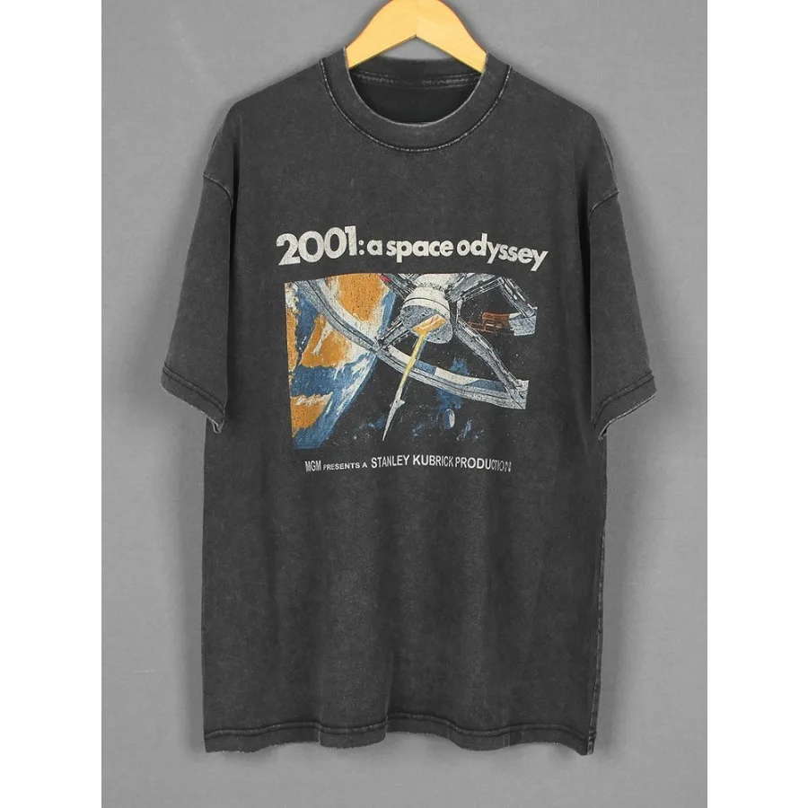 Space roaming washed old retro classic movie casual pure cotton loose shoulder T-shirt men's and women's street style
Space roaming washed old retro classic movie casual pure cotton loose shoulder T-shirt men's and women's street style