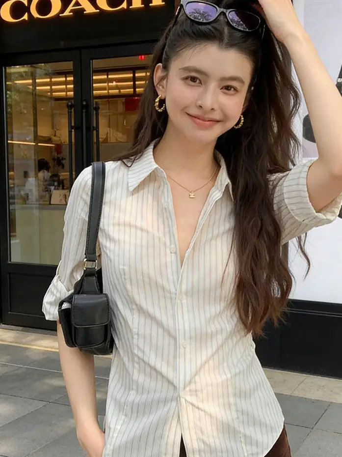 Rixo Women's Slim Fit Striped Shirt Long Sleeve Base Layer Shirt Waist Cinching Top Commute Style Breathable Skin-Friendly
Rixo Women's Slim Fit Striped Shirt Long Sleeve Base Layer Shirt Waist Cinching Top Commute Style Breathable Skin-Friendly