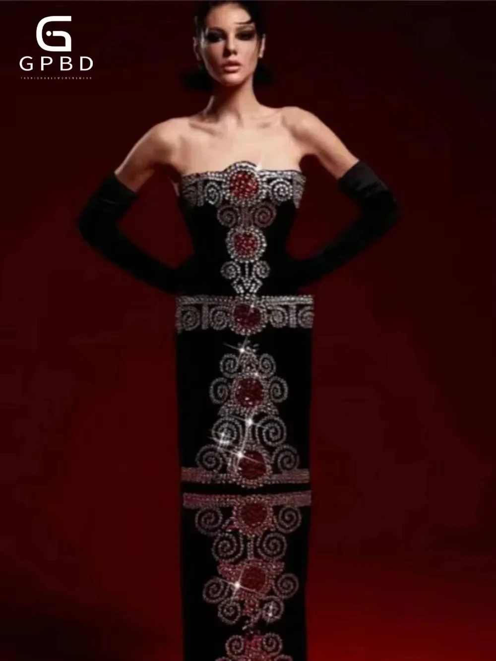 Luxury Sparkling Diamond Strapless Backless Maxi Bandage Dress Women Off shoulder Celebrity Evening Party Sexy Long Gown
Luxury Sparkling Diamond Strapless Backless Maxi Bandage Dress Women Off shoulder Celebrity Evening Party Sexy Long Gown