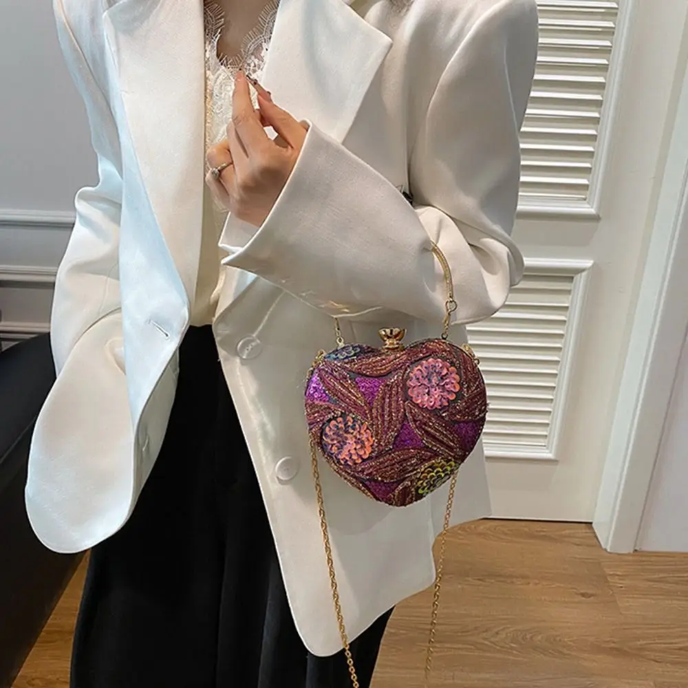 Fashion Glitter Sequin Evening Banquet Bag Elegant Large Capacity Heart Shape Handbag Embroidery Sweet Ladies Clutch Bag Ladies
Fashion Glitter Sequin Evening Banquet Bag Elegant Large Capacity Heart Shape Handbag Embroidery Sweet Ladies Clutch Bag Ladies