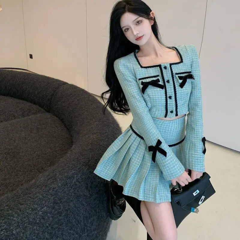 New French Vintage Short Jacket for Women Blue Plaid Tweed Top with Bow Detail, Chic and Versatile Single-Piece Outerwear New
New French Vintage Short Jacket for Women Blue Plaid Tweed Top with Bow Detail, Chic and Versatile Single-Piece Outerwear New