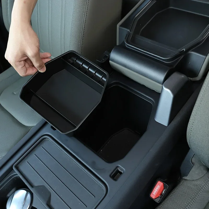 For 2020-2024 Land Rover Defender 90 110 130 L633 Car Armrest Box Storage Tray Compartment ABS Plastic with Refrigerator
For 2020-2024 Land Rover Defender 90 110 130 L633 Car Armrest Box Storage Tray Compartment ABS Plastic with Refrigerator