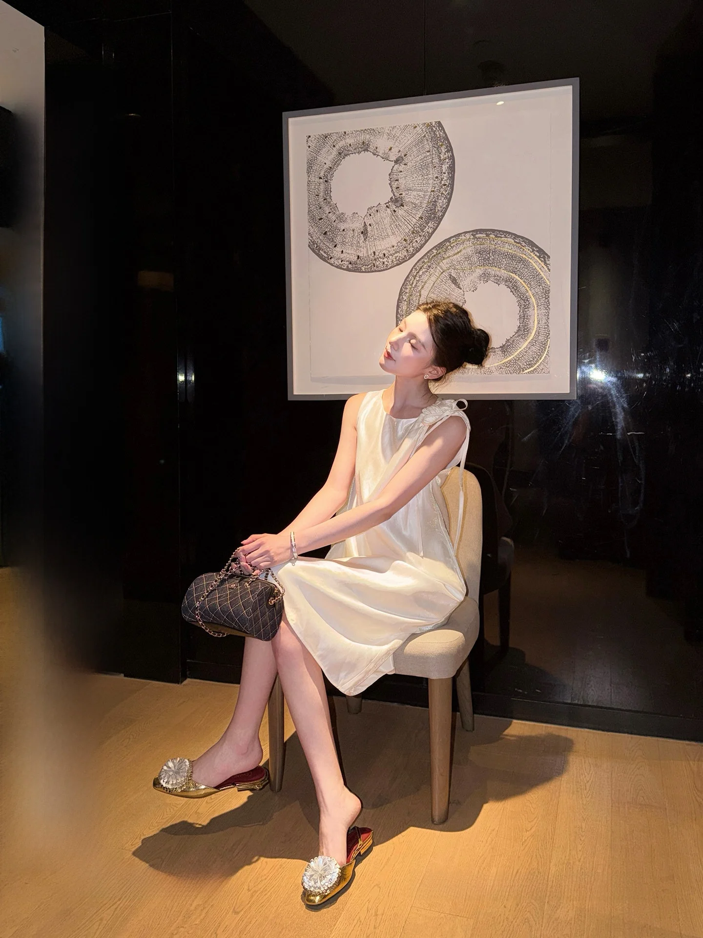 Elegant White Sleeveless Midi Dress Jiang Wen Private Series A-Line Silhouette Summer Casual Wear Glue Fiber Blend Dress
Elegant White Sleeveless Midi Dress Jiang Wen Private Series A-Line Silhouette Summer Casual Wear Glue Fiber Blend Dress