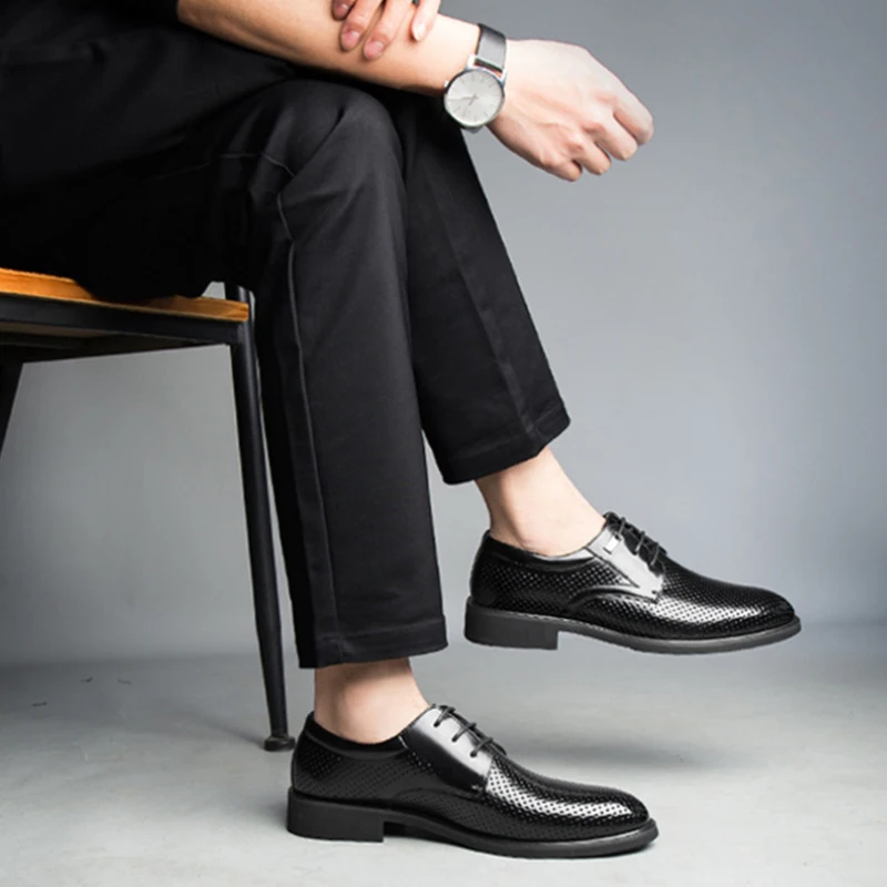 Summer Breathable Mens Dress Shoes Perforated Leather Lace Up Formal Business Oxfords Elegant Wedding Groom Footwear Lightweight
Summer Breathable Mens Dress Shoes Perforated Leather Lace Up Formal Business Oxfords Elegant Wedding Groom Footwear Lightweight