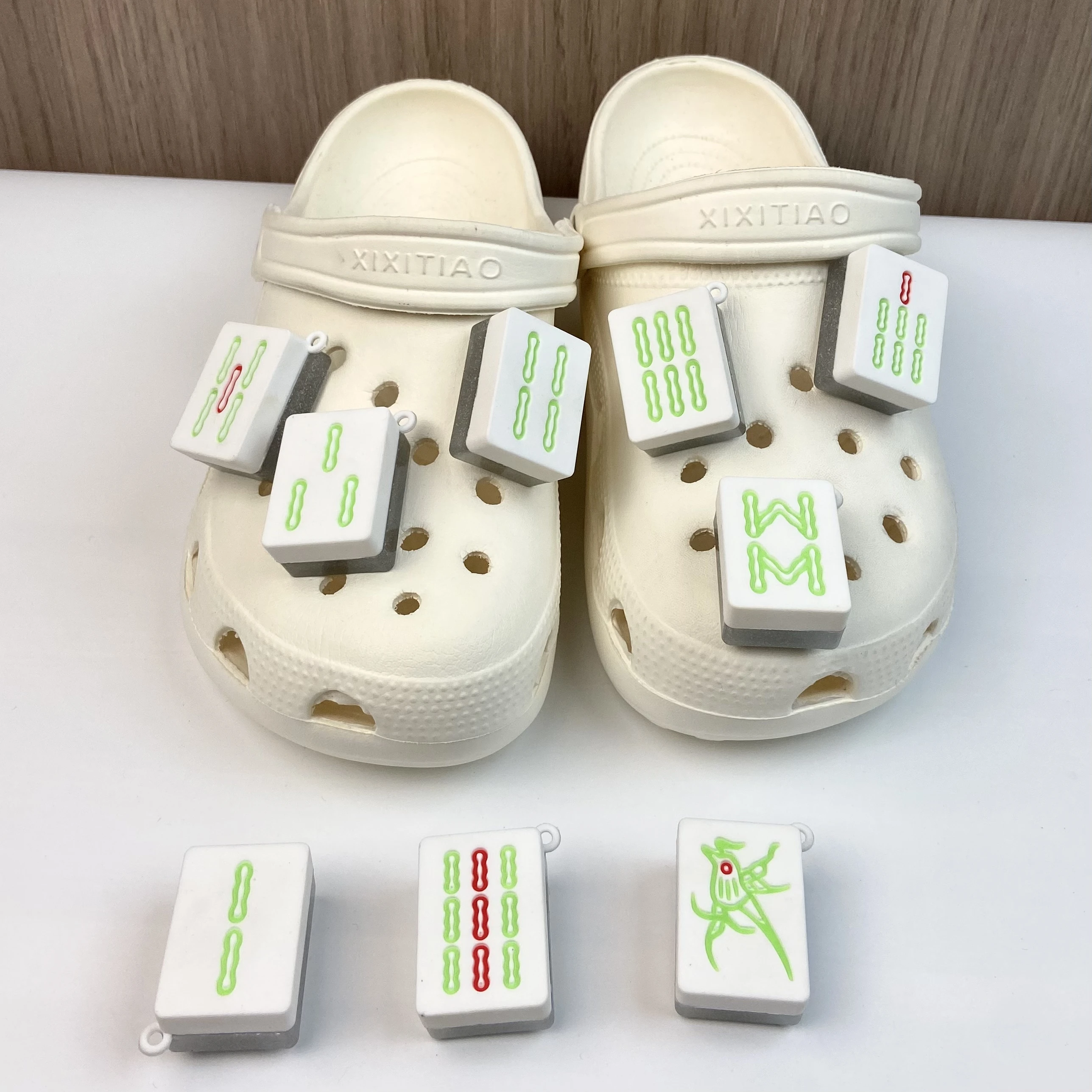 1 brand new Mahjong strip hole shoe accessory garden shoe decoration shoe boot decoration
1 brand new Mahjong strip hole shoe accessory garden shoe decoration shoe boot decoration