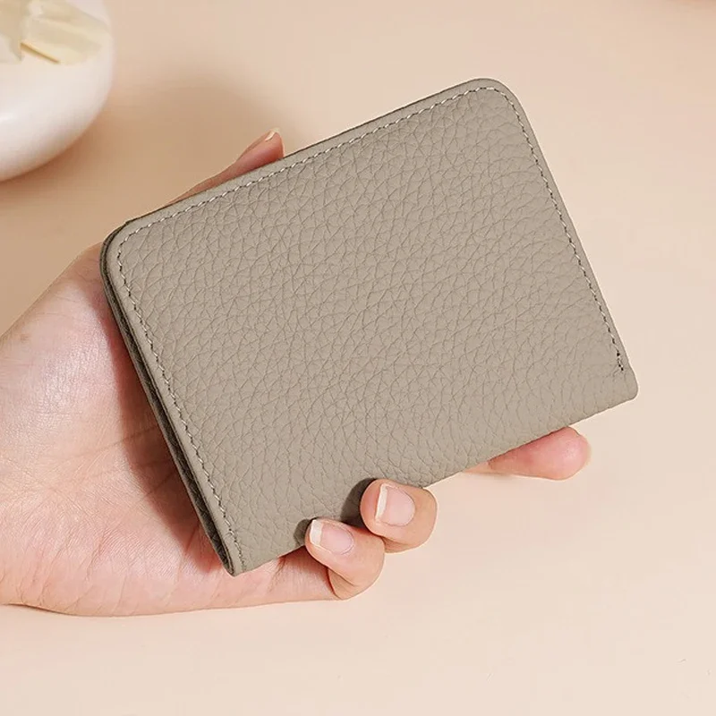 Luxury Women Wallets Genuine Leather RFID Gray Card Holder Wallet Short Design Zipper Coin Pocket Purse Small Wallets for Woman
Luxury Women Wallets Genuine Leather RFID Gray Card Holder Wallet Short Design Zipper Coin Pocket Purse Small Wallets for Woman