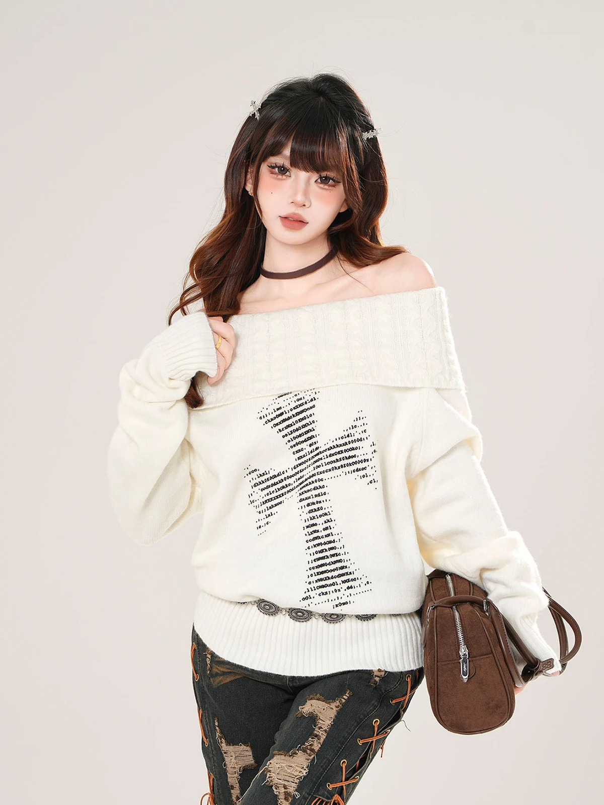 Корейский мягкий вязаный свитер на одно плечо свободного кроя для студенток-художниц, осенний топ, стройнящий силуэт, женская мода
Корейский мягкий вязаный свитер на одно плечо свободного кроя для студенток-художниц, осенний топ, стройнящий силуэт, женская мода