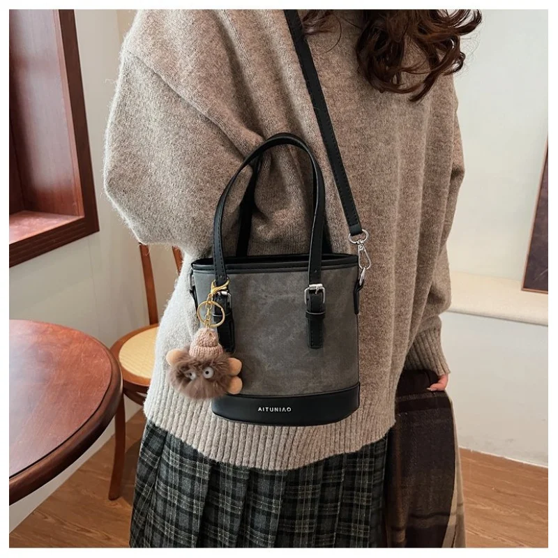 Elite Ladies Tote Bag Made Of Microfiber Leather Featuring High-End Gibraltar Elegant Vintage Lightweight Soft Look
Elite Ladies Tote Bag Made Of Microfiber Leather Featuring High-End Gibraltar Elegant Vintage Lightweight Soft Look