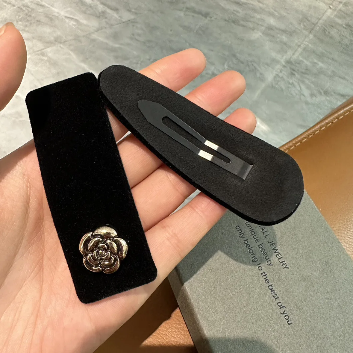 Premium Vintage Velvet Black Camellia Snap Hair Clip for Bangs French Tweed Style Non Slip Strong Grip Lightweight Daily
Premium Vintage Velvet Black Camellia Snap Hair Clip for Bangs French Tweed Style Non Slip Strong Grip Lightweight Daily