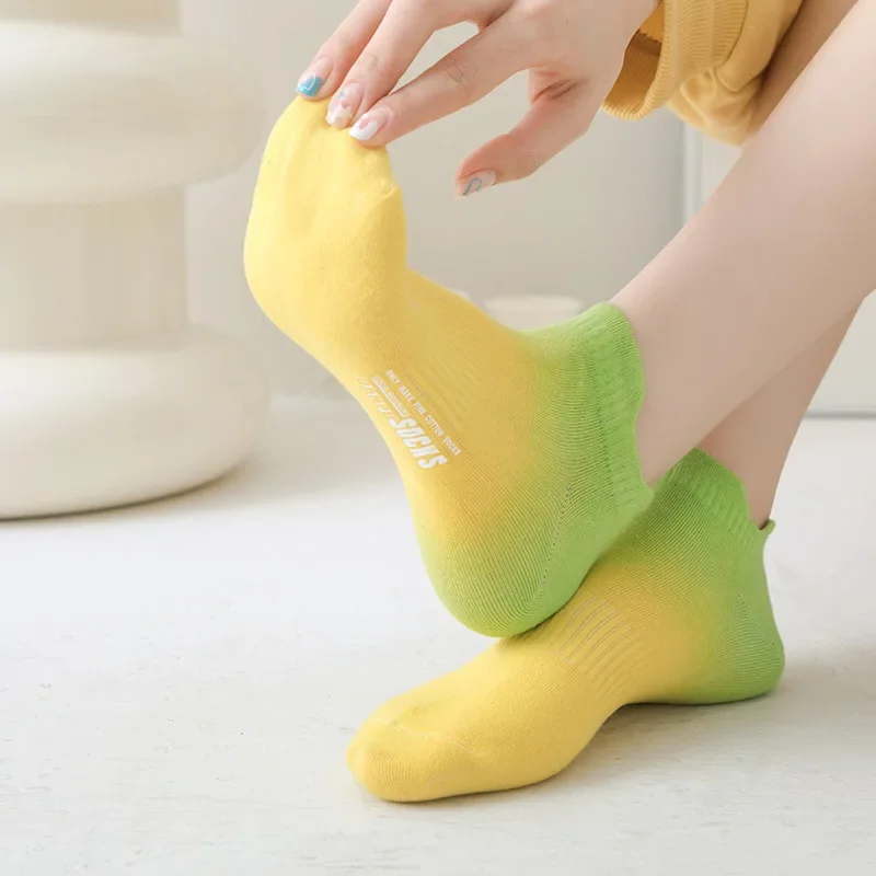 Women'S Short Socks Colorful Gradation Cotton Socks Low Barrel U-Mouth Fallow Absorb Sweat Stockings For Women Elastic Waist
Women'S Short Socks Colorful Gradation Cotton Socks Low Barrel U-Mouth Fallow Absorb Sweat Stockings For Women Elastic Waist