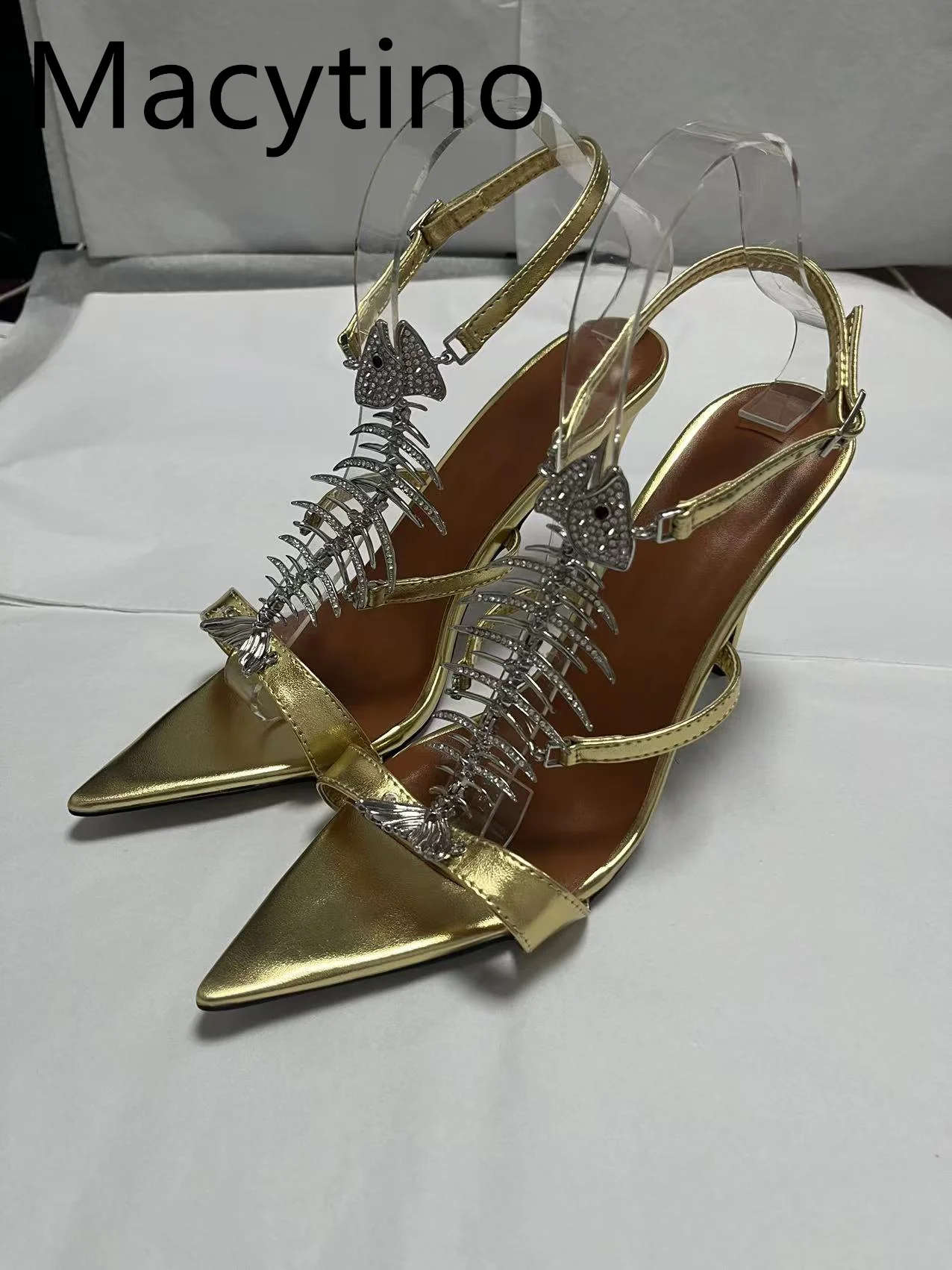 Summer Rhinestone Fish Bone Pointed Toe Women's Sandals with Stiletto Heels Fashion Buckle Design Leather Straps
Summer Rhinestone Fish Bone Pointed Toe Women's Sandals with Stiletto Heels Fashion Buckle Design Leather Straps