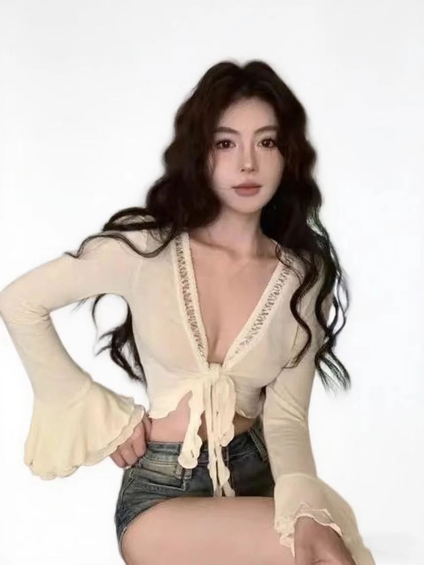 Streetwear Hollow Out Sexy Cardigan Y2k Aesthetic Slim Fit Bandage Grunge Cardigans Women Flare Sleeve Harajuku Crop Coats
Streetwear Hollow Out Sexy Cardigan Y2k Aesthetic Slim Fit Bandage Grunge Cardigans Women Flare Sleeve Harajuku Crop Coats