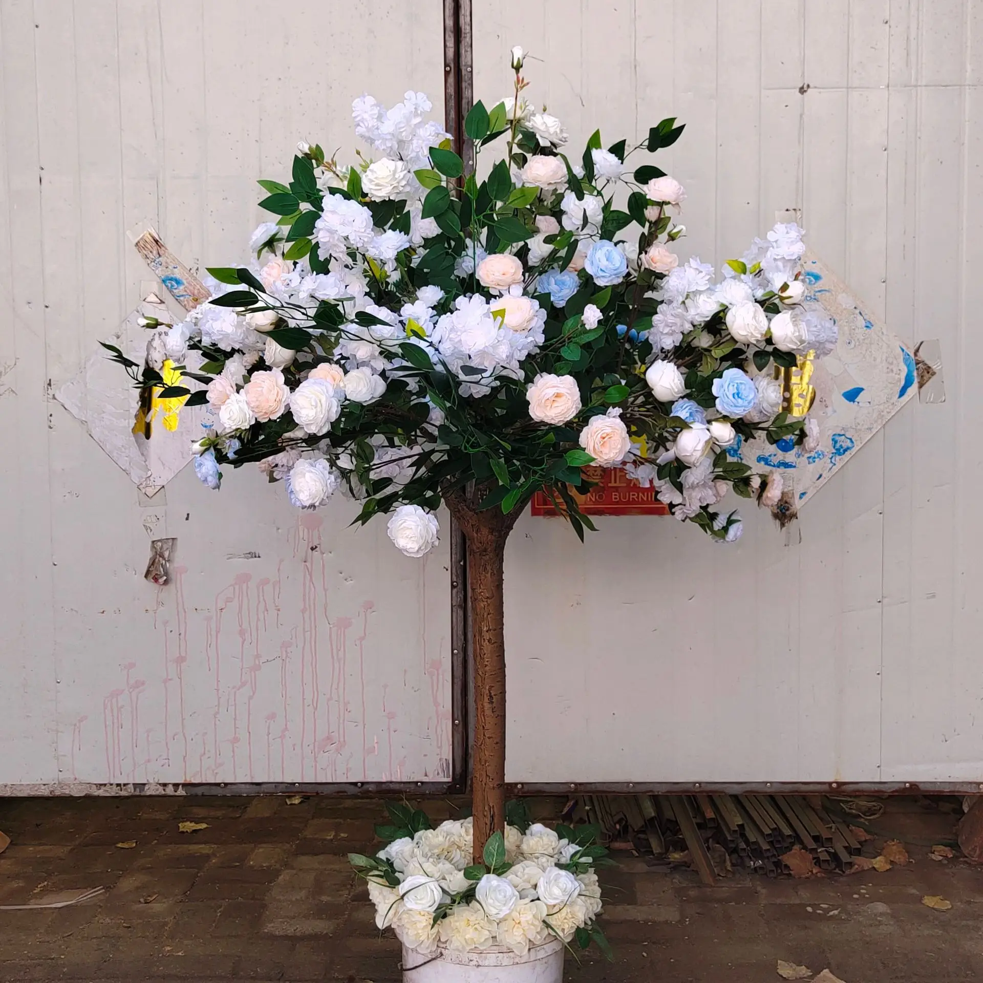 1.5m simulated rose table tree indoor decoration flower tree fiberglass wedding flower tree
1.5m simulated rose table tree indoor decoration flower tree fiberglass wedding flower tree