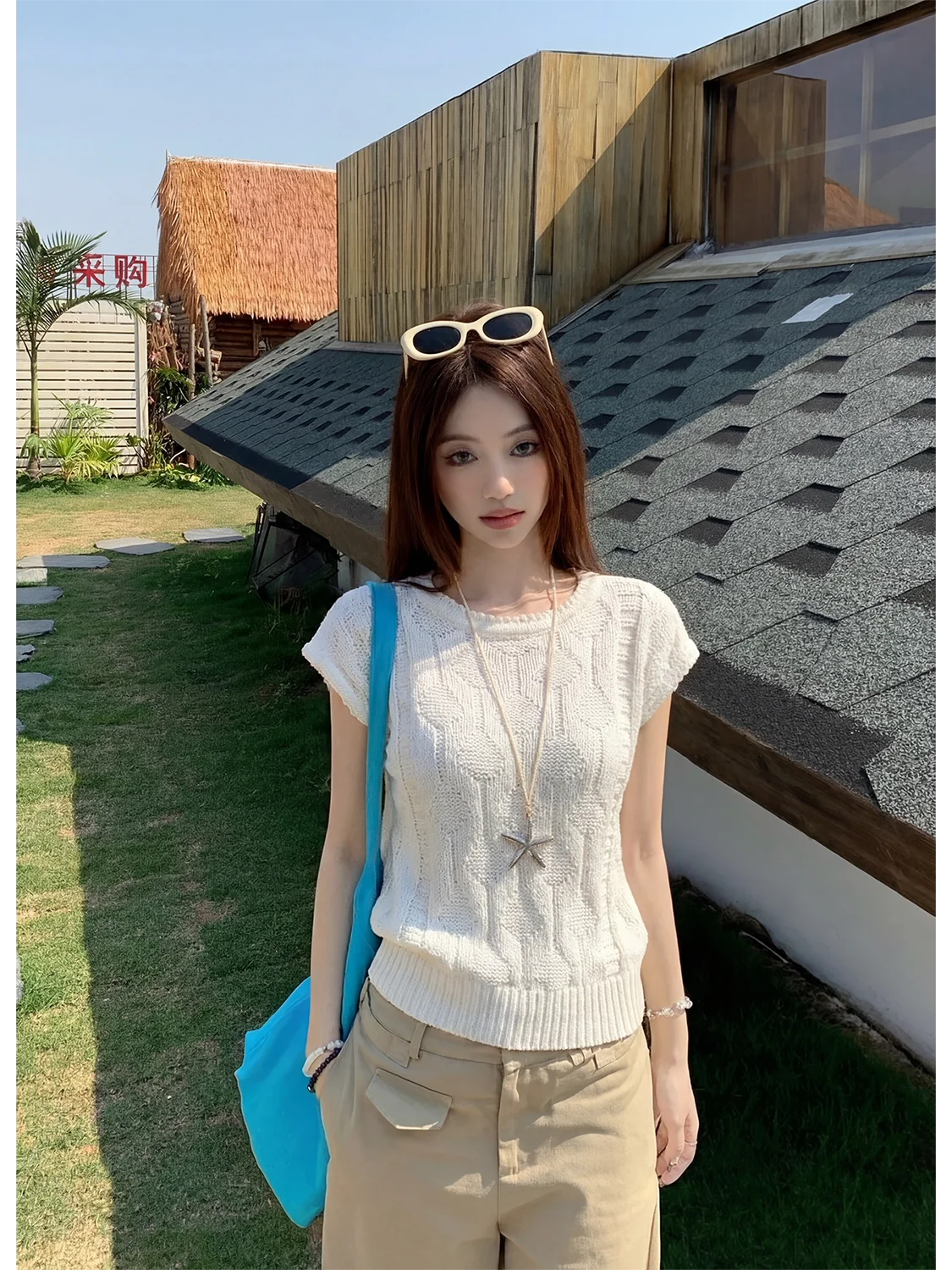 Loose Short Sleeve Knitted Sweater White Casual Style Shoulder Bared Side Neck Design Women's Pullover Top Polyester Fiber
Loose Short Sleeve Knitted Sweater White Casual Style Shoulder Bared Side Neck Design Women's Pullover Top Polyester Fiber