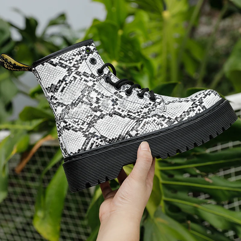 Winter Platform Ankle Boots Ladies 2022 Casual Female Genuine Leather Motorcycle Shoe Luxury Short Wedge Womens Mid Calf Boots
Winter Platform Ankle Boots Ladies 2022 Casual Female Genuine Leather Motorcycle Shoe Luxury Short Wedge Womens Mid Calf Boots