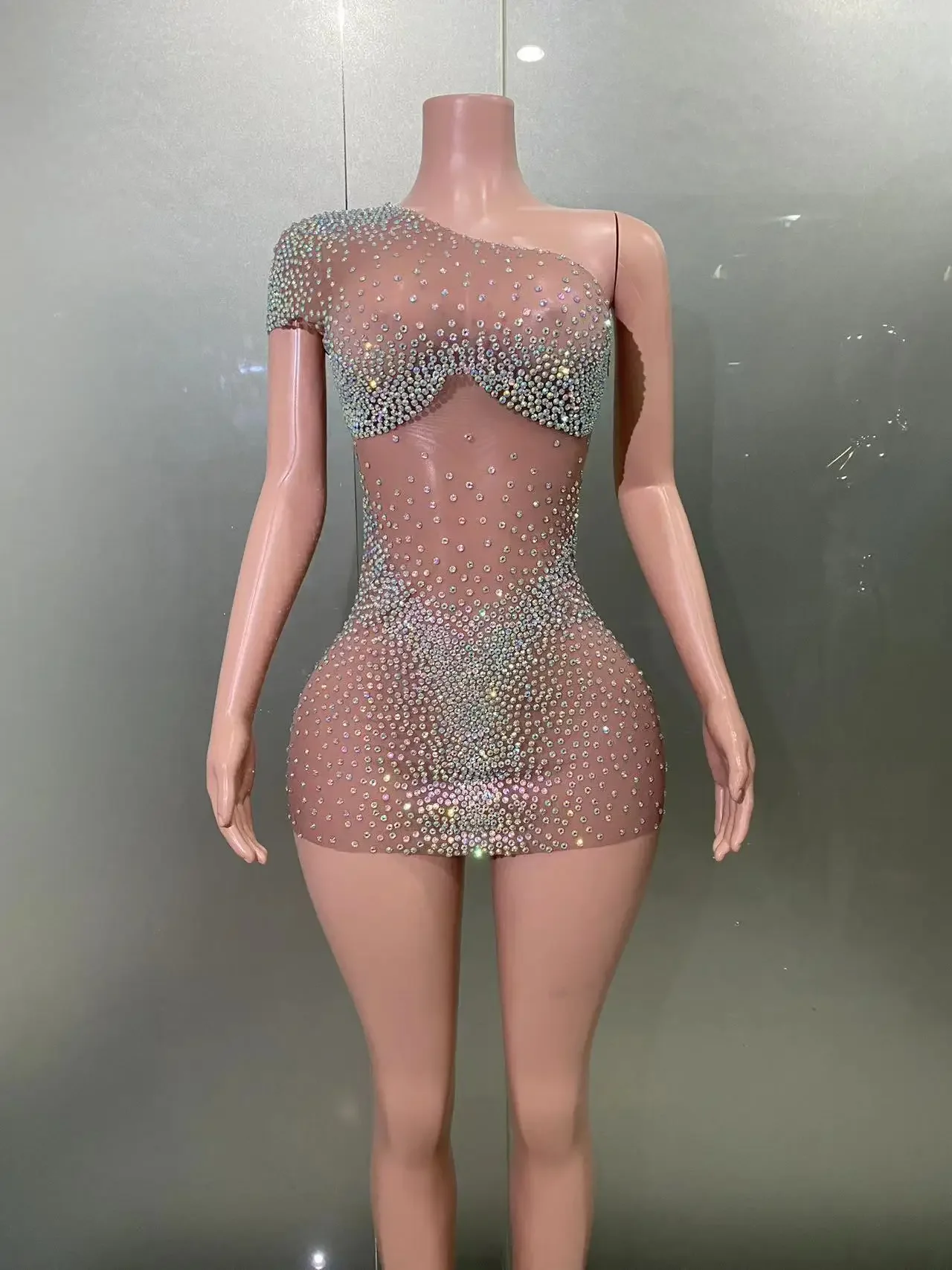 See Through Celebrate Nightclub Party Birthday Stage Wear Colorful Rhinestones Women Sexy One Shoulder Bodycon Mini Dress
See Through Celebrate Nightclub Party Birthday Stage Wear Colorful Rhinestones Women Sexy One Shoulder Bodycon Mini Dress