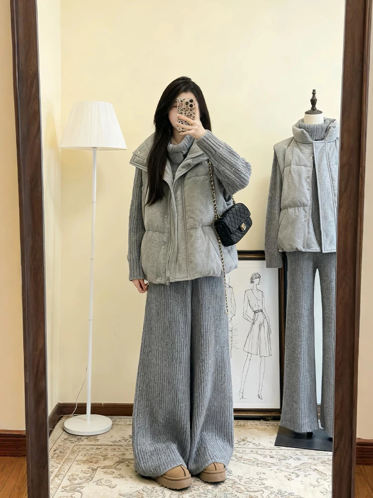 plus Size Winter Fashion Set of Three Knitted Duvet Cotton Jacket Tank Top Wide Leg Pants High Collar Warm Casual Wear for Women
plus Size Winter Fashion Set of Three Knitted Duvet Cotton Jacket Tank Top Wide Leg Pants High Collar Warm Casual Wear for Women