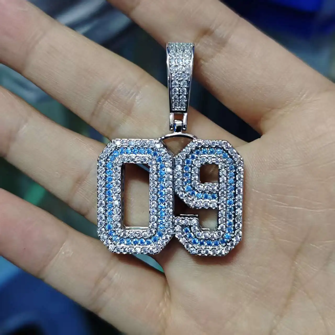 Custom Regular Script Name Pendents Iced Baby Blue Cubic Zircon Letter Charms Personalized Fashion Hip Hop Jewelry for Gift
Custom Regular Script Name Pendents Iced Baby Blue Cubic Zircon Letter Charms Personalized Fashion Hip Hop Jewelry for Gift