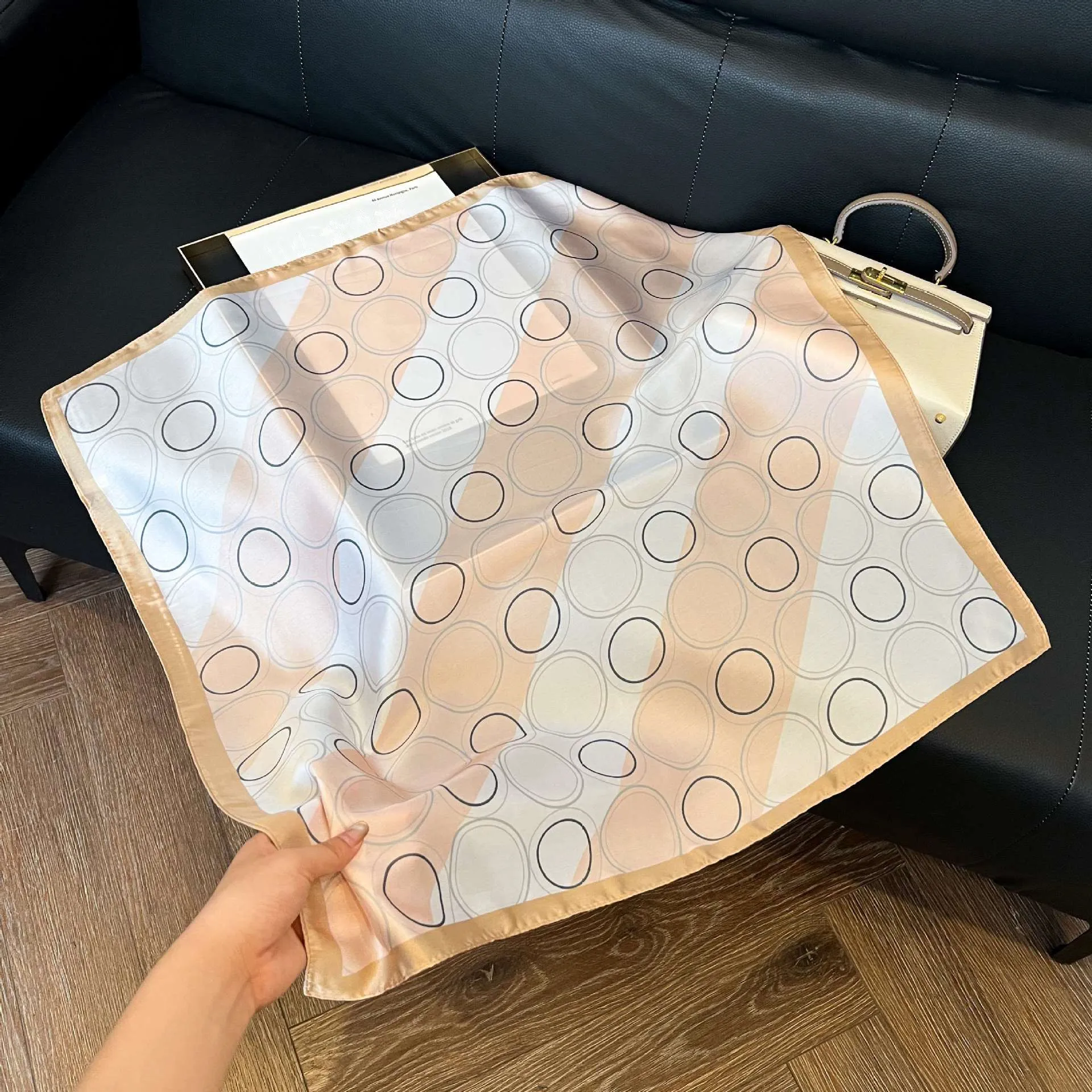 Scarf For Woman Luxury Brand Silk Square Scarf Female Satin Shawls Neckerchief Wrap Scarves Lady Bandana Hair Hjiab Floral Seda
Scarf For Woman Luxury Brand Silk Square Scarf Female Satin Shawls Neckerchief Wrap Scarves Lady Bandana Hair Hjiab Floral Seda