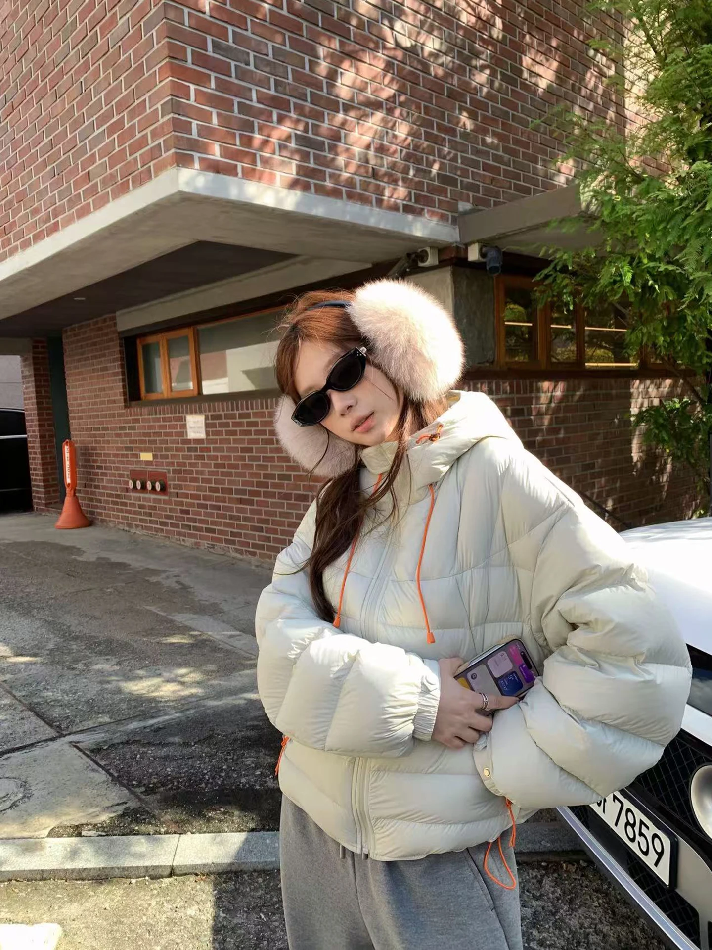 Imxiang Women's ort Puffer Jaet 90% White Du down Warm Fce Lined Hooded Korean Sle Loose Fit Non Detachable Hood
Imxiang Women's ort Puffer Jaet 90% White Du down Warm Fce Lined Hooded Korean Sle Loose Fit Non Detachable Hood