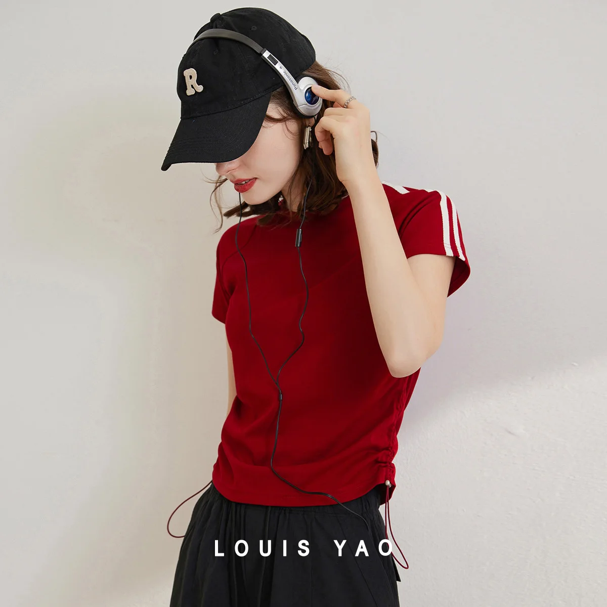 LOUIS YAO Contrasting Colours Short-sleeved T-shirt 2025 Summer New Side Drawstring Women's T-shirt Solid Color Women's Top
LOUIS YAO Contrasting Colours Short-sleeved T-shirt 2025 Summer New Side Drawstring Women's T-shirt Solid Color Women's Top
