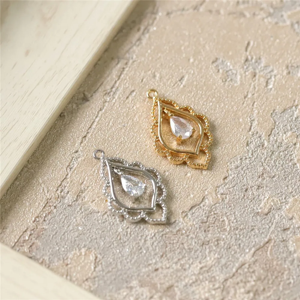 Copper Plated Real Gold Retro Lace Hollow Smart Zircon Water Drop Pendant DIY Necklace Bracelet Handmade Charm Accessories
Copper Plated Real Gold Retro Lace Hollow Smart Zircon Water Drop Pendant DIY Necklace Bracelet Handmade Charm Accessories